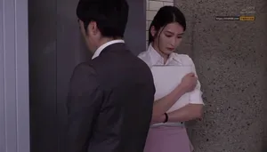 Em thư ký đáng tiếc bị tiền bối bắt vào khách sạn phục vụ đối tác